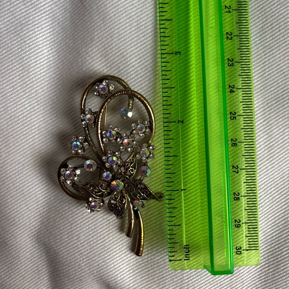 A B rhinestone brooch - Picture 2 of 3
